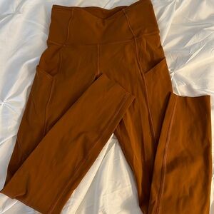 size 2 LULULEMON leggings with pockets